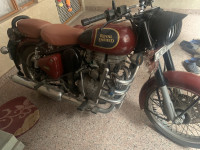 Chestnut Royal Enfield Classic 350