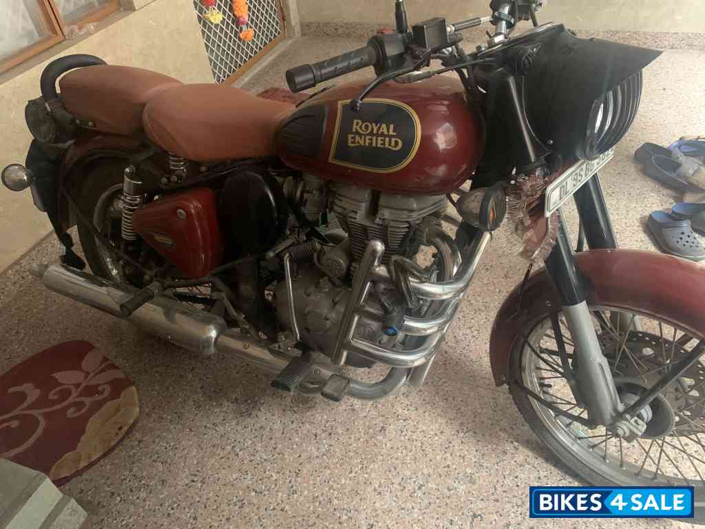 Chestnut Royal Enfield Classic 350