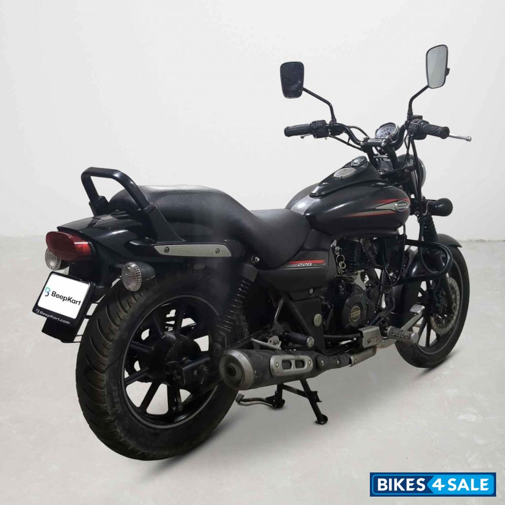Bajaj Avenger Street 220