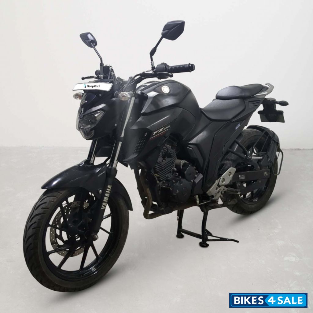 Yamaha FZ25
