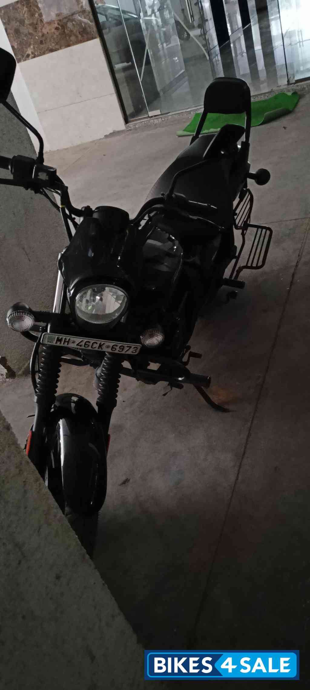 Black And Grey Bajaj Avenger Street 160