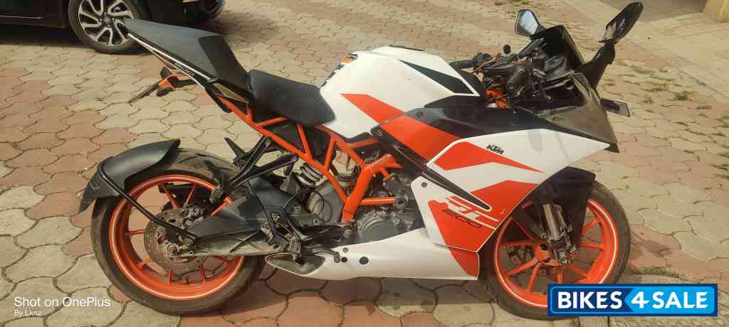 White And Orange KTM RC 200