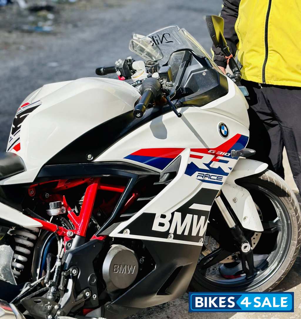 White BMW G 310 RR