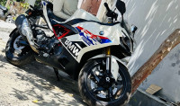 White BMW G 310 RR