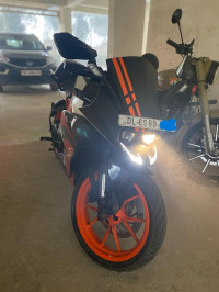 Black Orange KTM RC 200