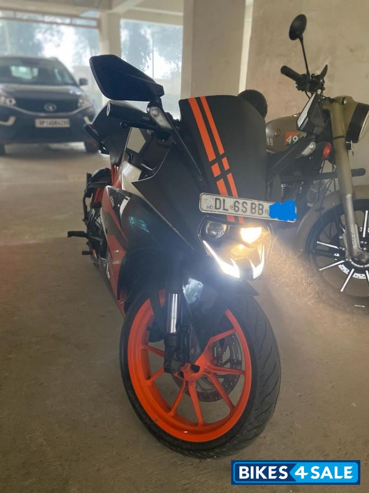 Black Orange KTM RC 200