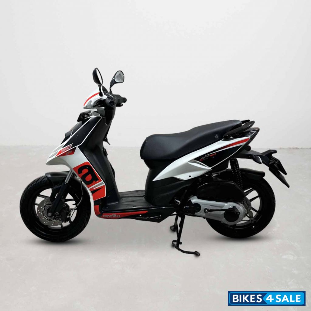 Aprilia SR 160 Std ABS