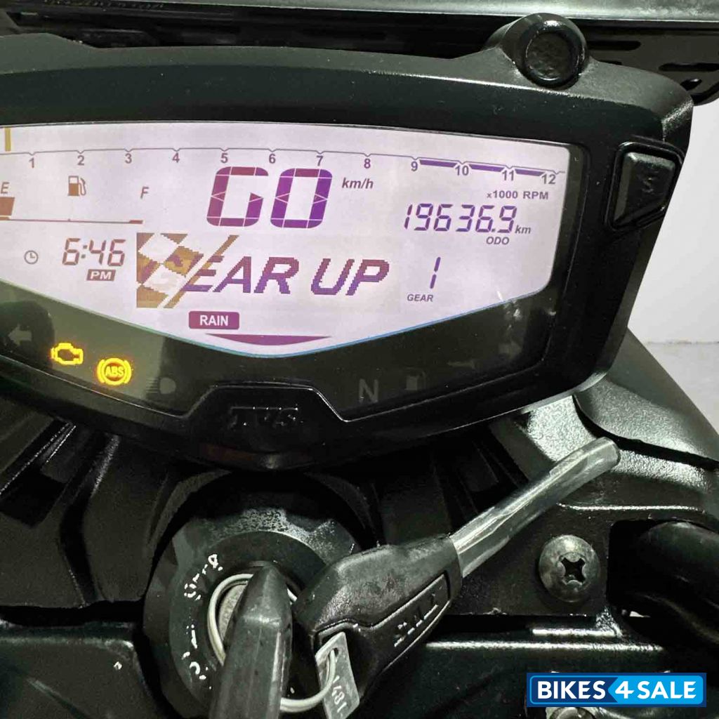 TVS Apache RTR 200 4V