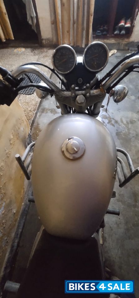 Silver Royal Enfield Thunderbird TwinSpark 350