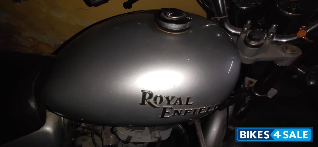 Silver Royal Enfield Thunderbird TwinSpark 350 Silver Royal Enfield Thunderbird TwinSpark 350