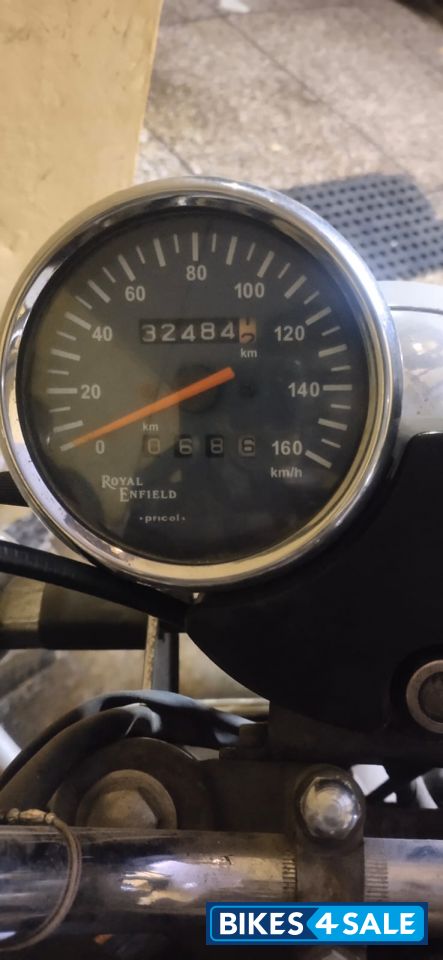 Silver Royal Enfield Thunderbird TwinSpark 350 Silver Royal Enfield Thunderbird TwinSpark 350