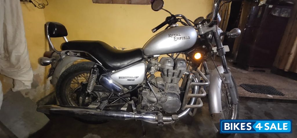 Silver Royal Enfield Thunderbird TwinSpark 350 Silver Royal Enfield Thunderbird TwinSpark 350