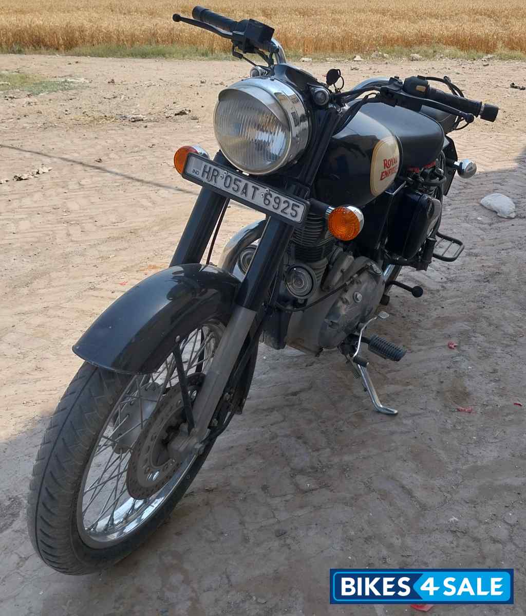 Black Royal Enfield Classic 350 Black Royal Enfield Classic 350