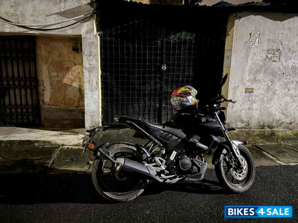 Metallic Black Yamaha MT-15 BS6