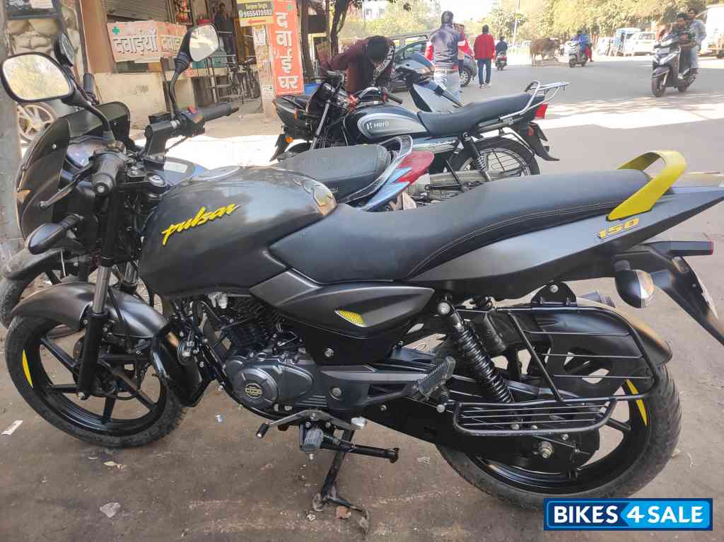 Bajaj Pulsar AS 150