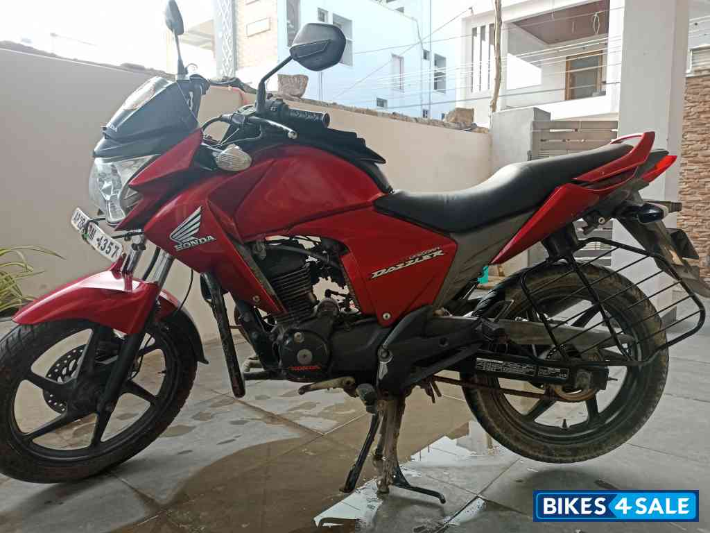 Maroon Honda Unicorn Dazzler