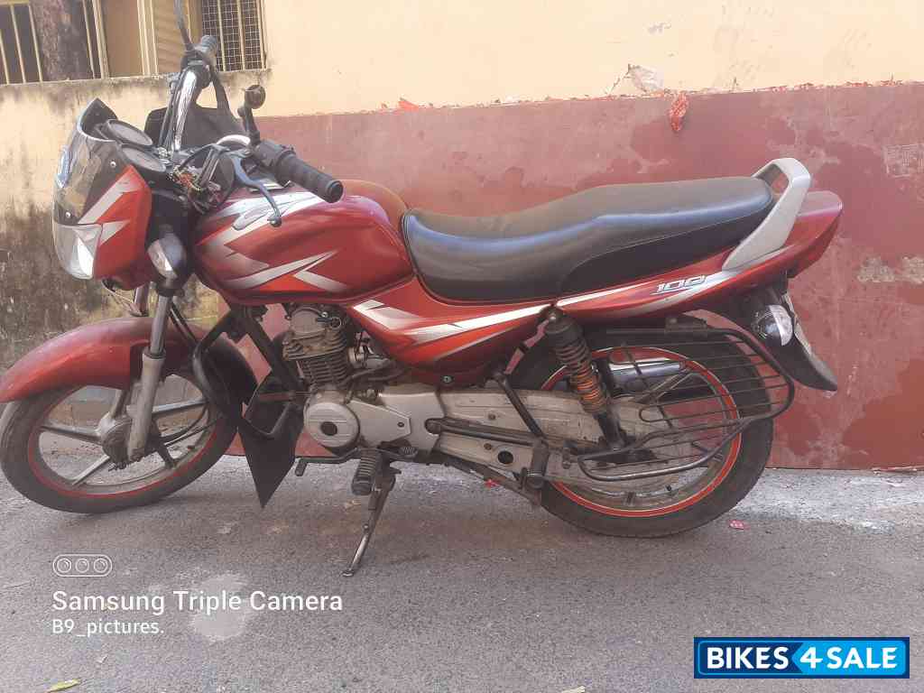 Red Bajaj CT 100