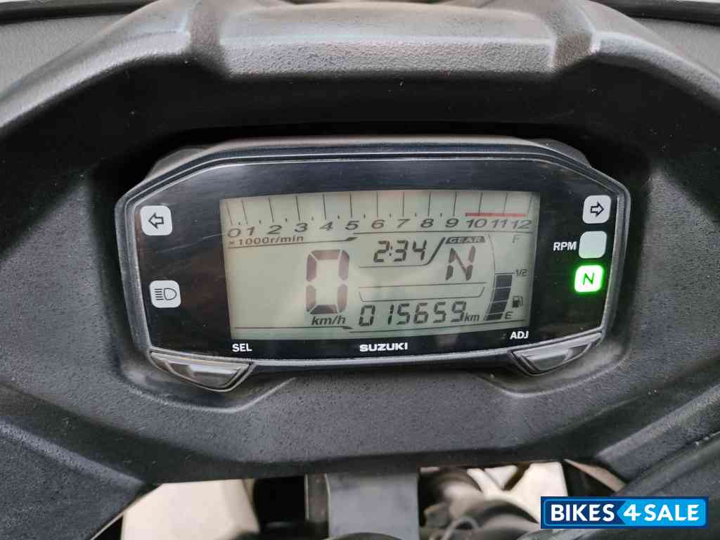 Black Suzuki Gixxer SF