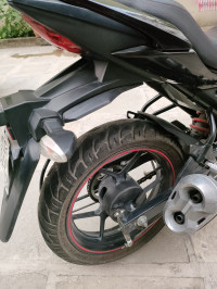 Black Suzuki Gixxer SF