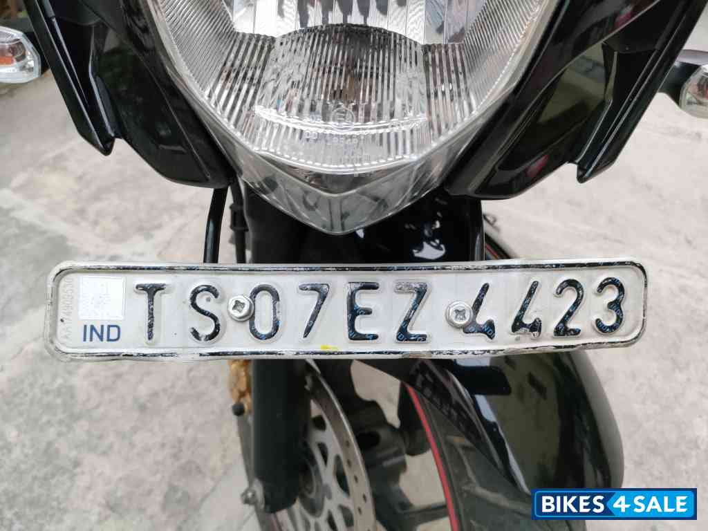 Black Suzuki Gixxer SF