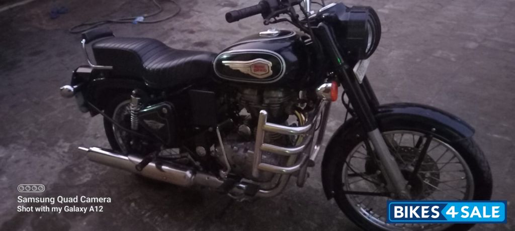 Black Royal Enfield Bullet Standard 500