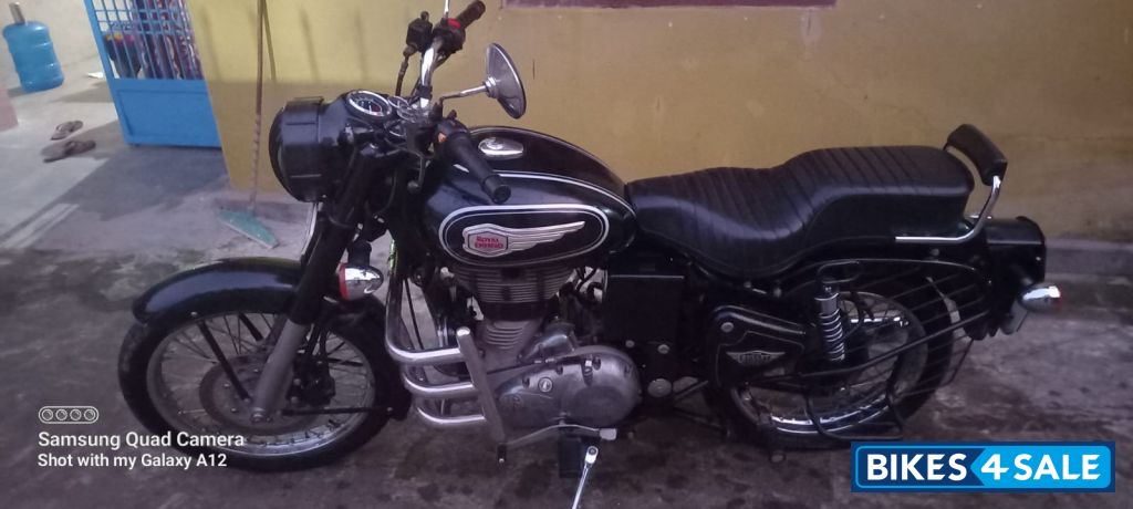 Black Royal Enfield Bullet Standard 500