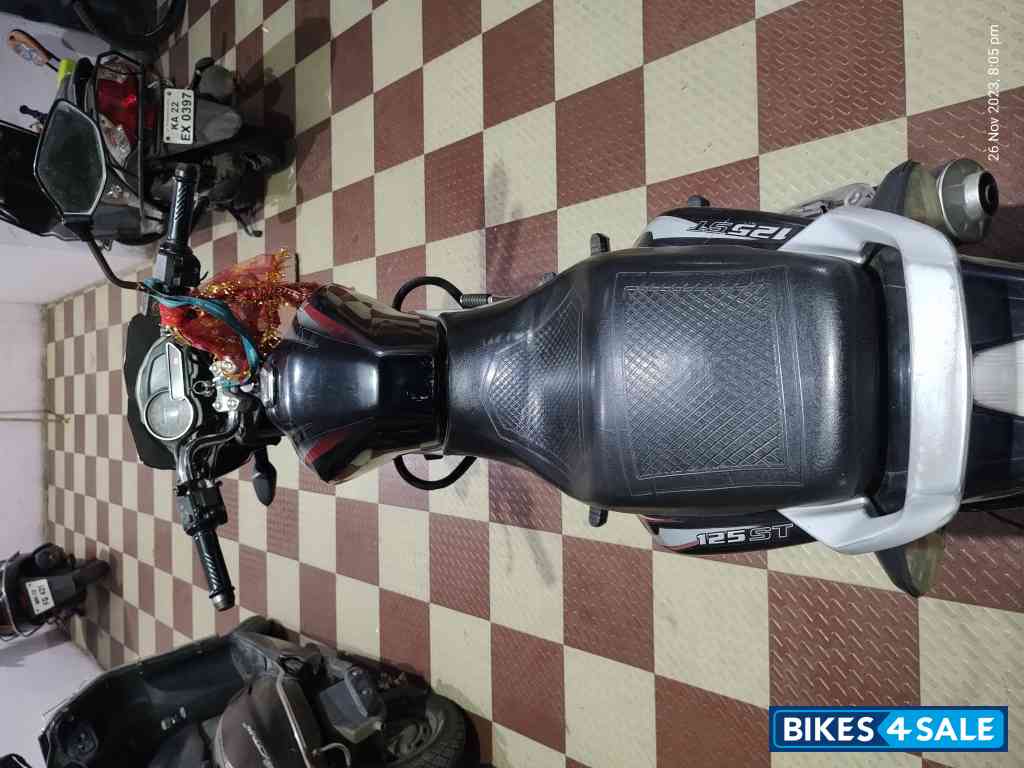 Bajaj Discover 125 ST