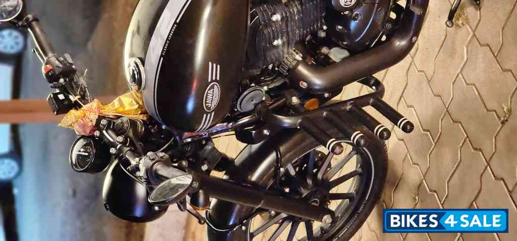 Jawa 42 Dual Channel ABS AllStar Black