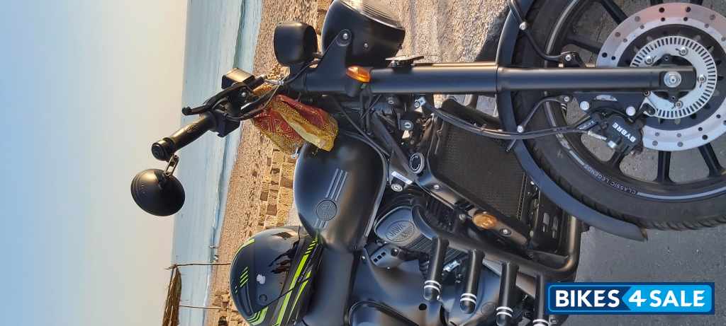 Jawa 42 Dual Channel ABS AllStar Black