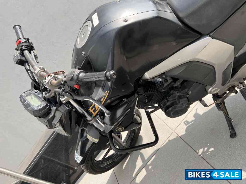 Yamaha FZ FI V2