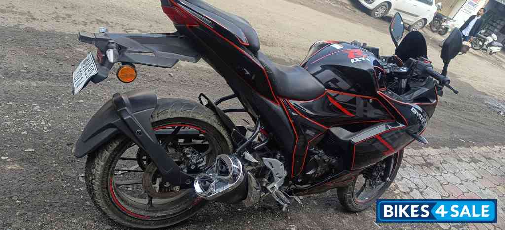 Black Red Suzuki Gixxer SF BS6