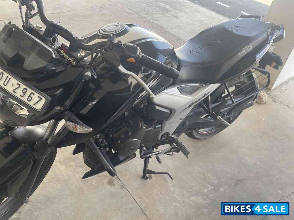 TVS Apache RTR 160 4V BS6
