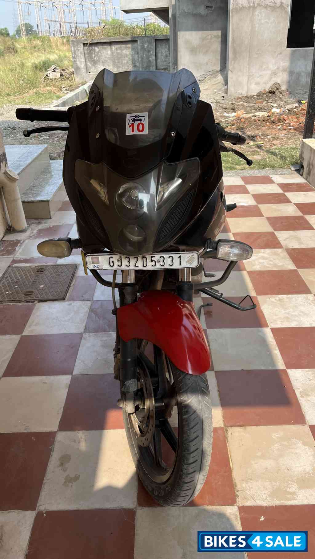 Bajaj Pulsar 220F