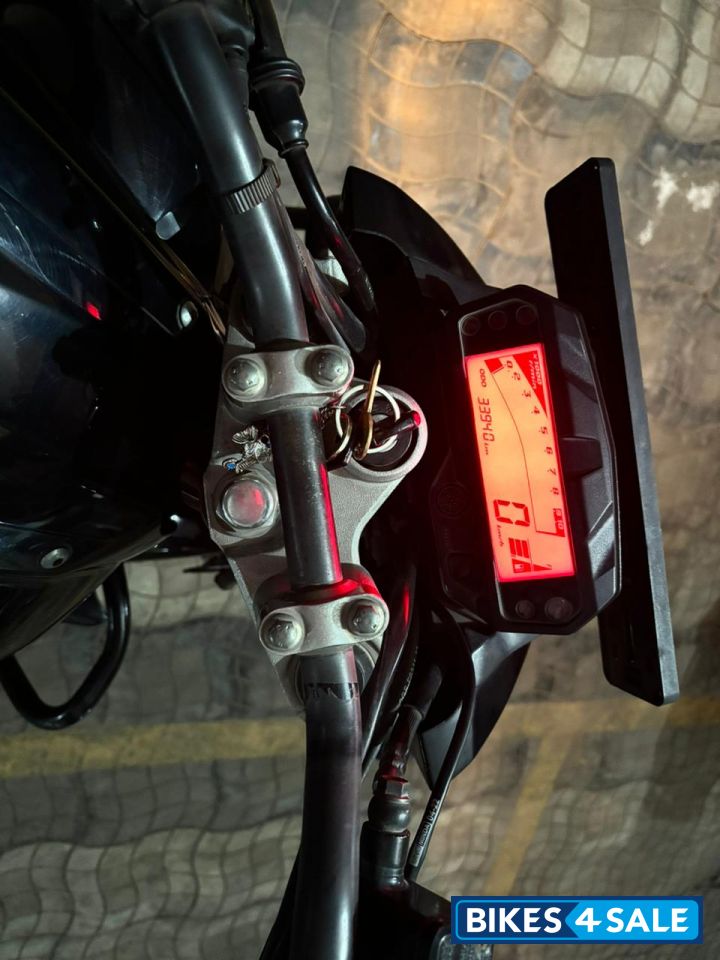 Black Yamaha FZ FI V2