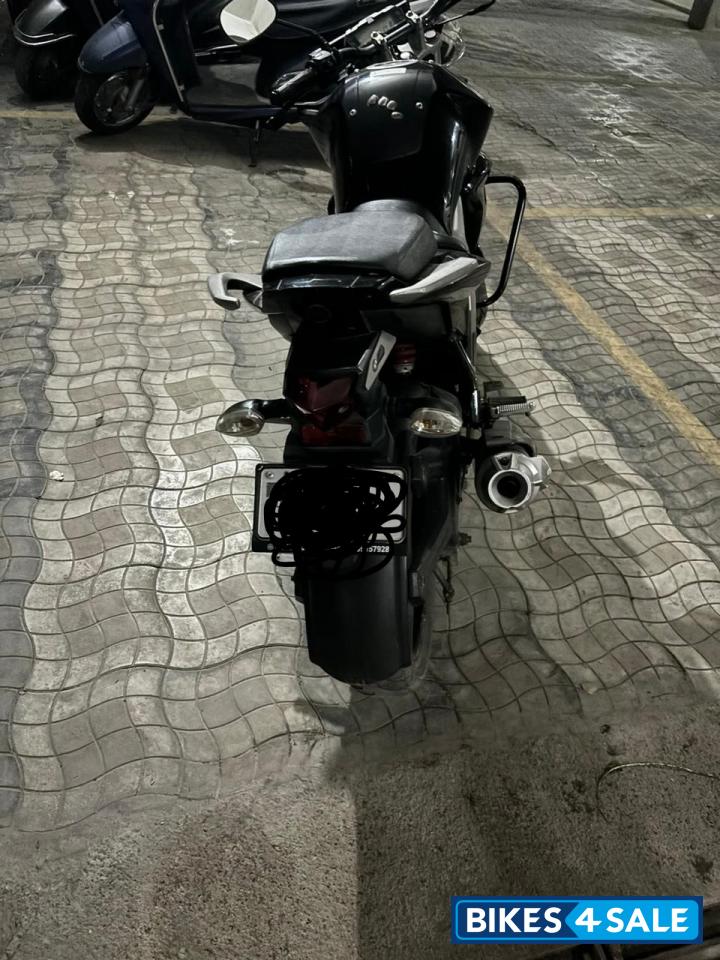 Black Yamaha FZ FI V2