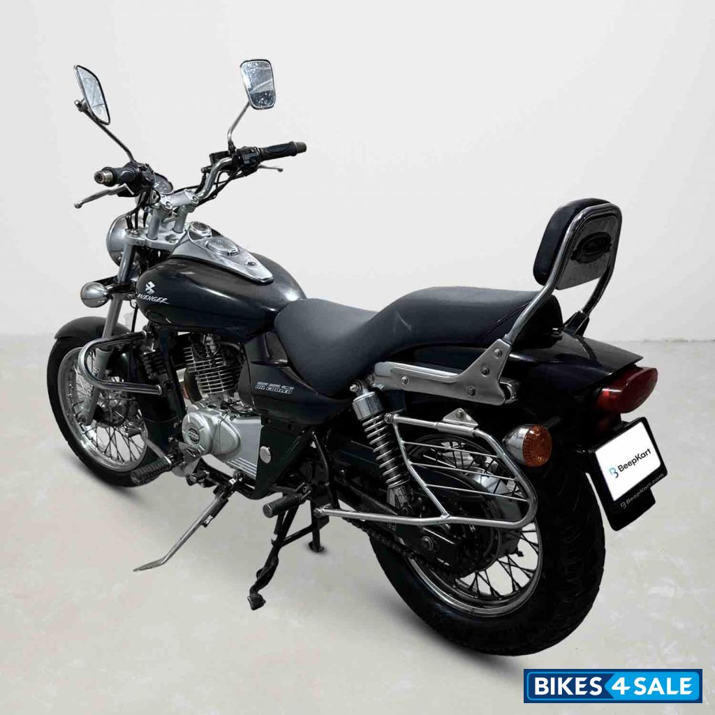 Bajaj Avenger 180 DTS-i
