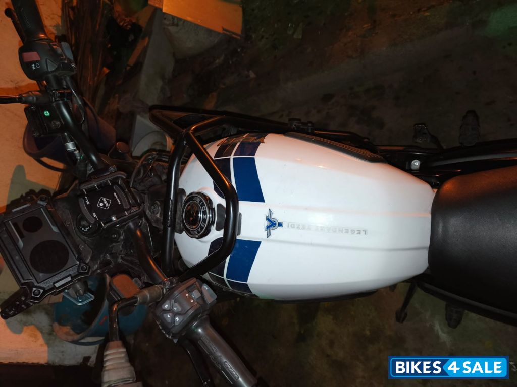 Gloss White Yezdi Adventure Gloss