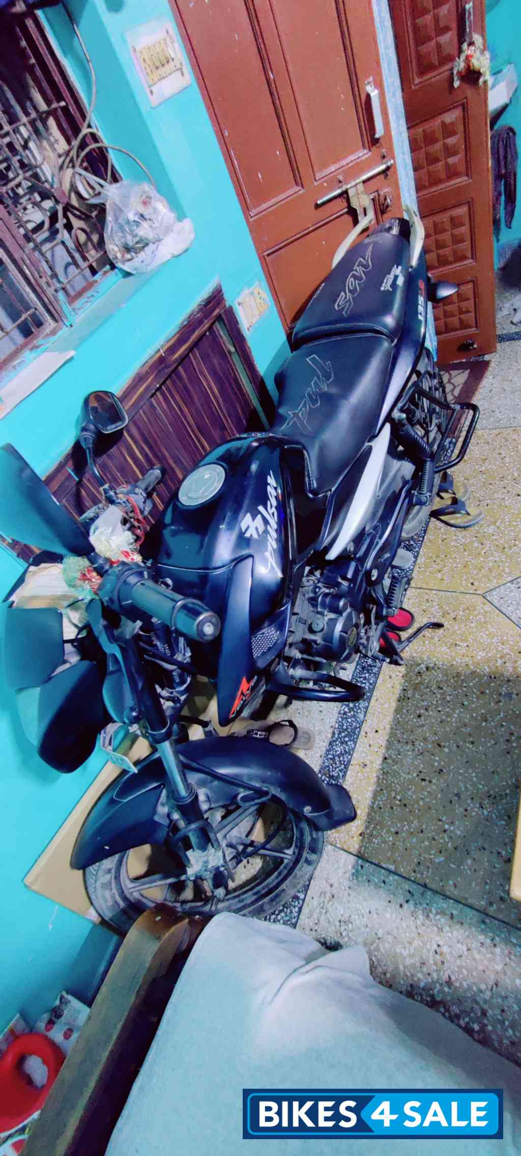 Black Bajaj Pulsar 135LS