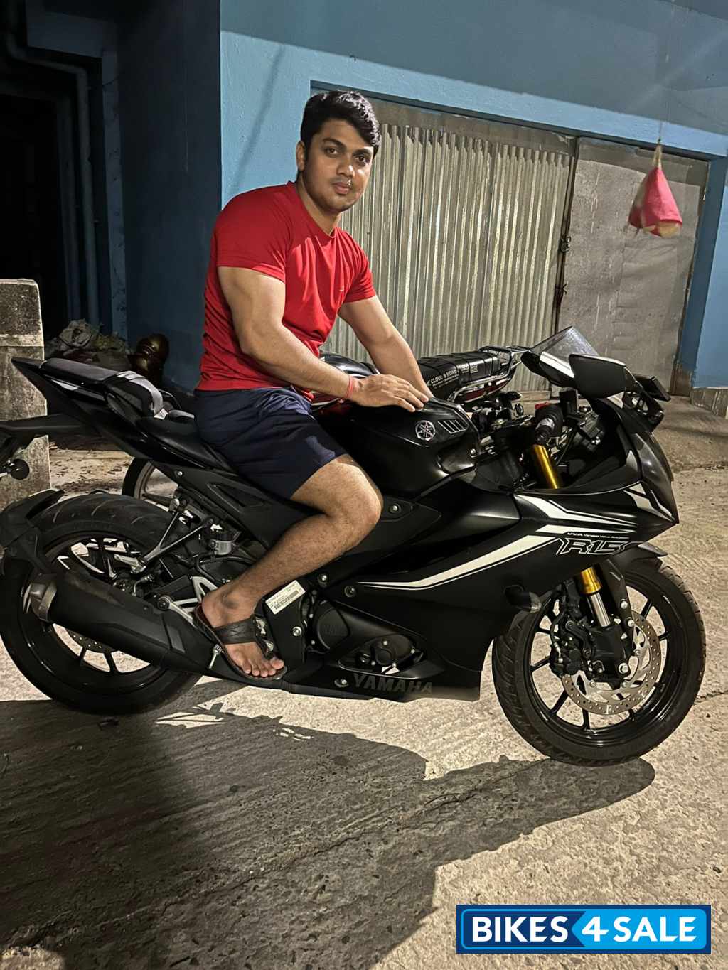 Dark Night Black Yamaha R15 V4