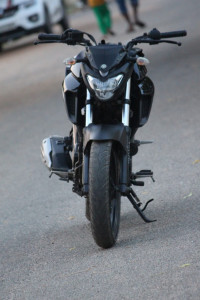 Black Yamaha FZ25