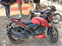 Red TVS Apache RTR 200 4V