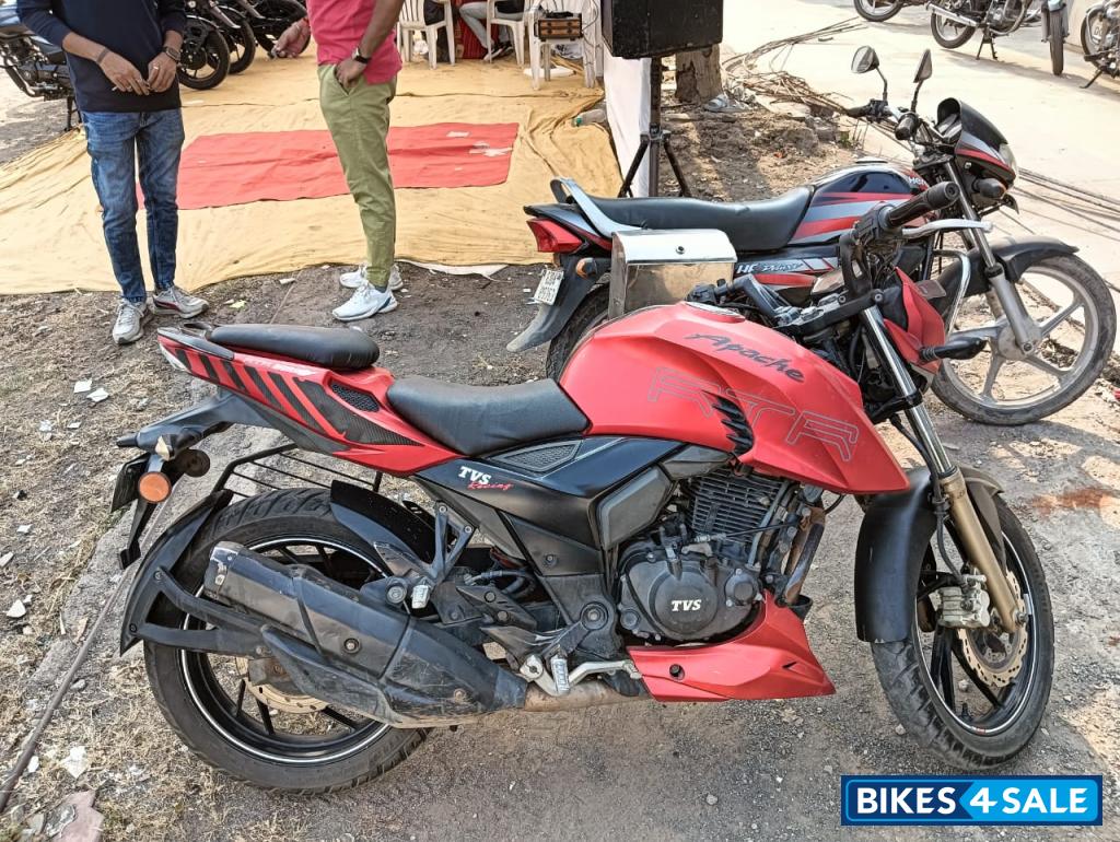 Red TVS Apache RTR 200 4V
