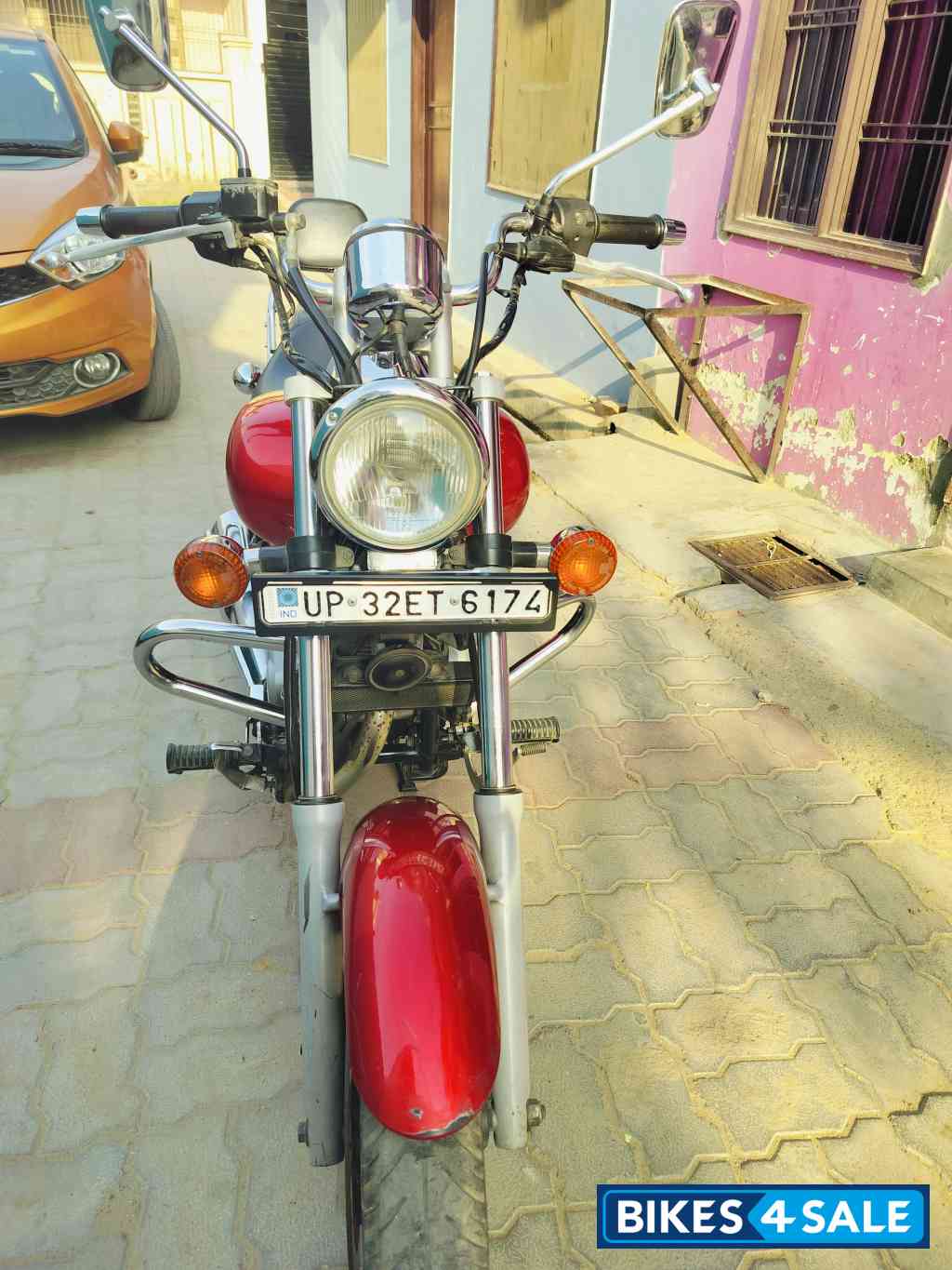 Red Wine Bajaj Avenger 220 DTS-i