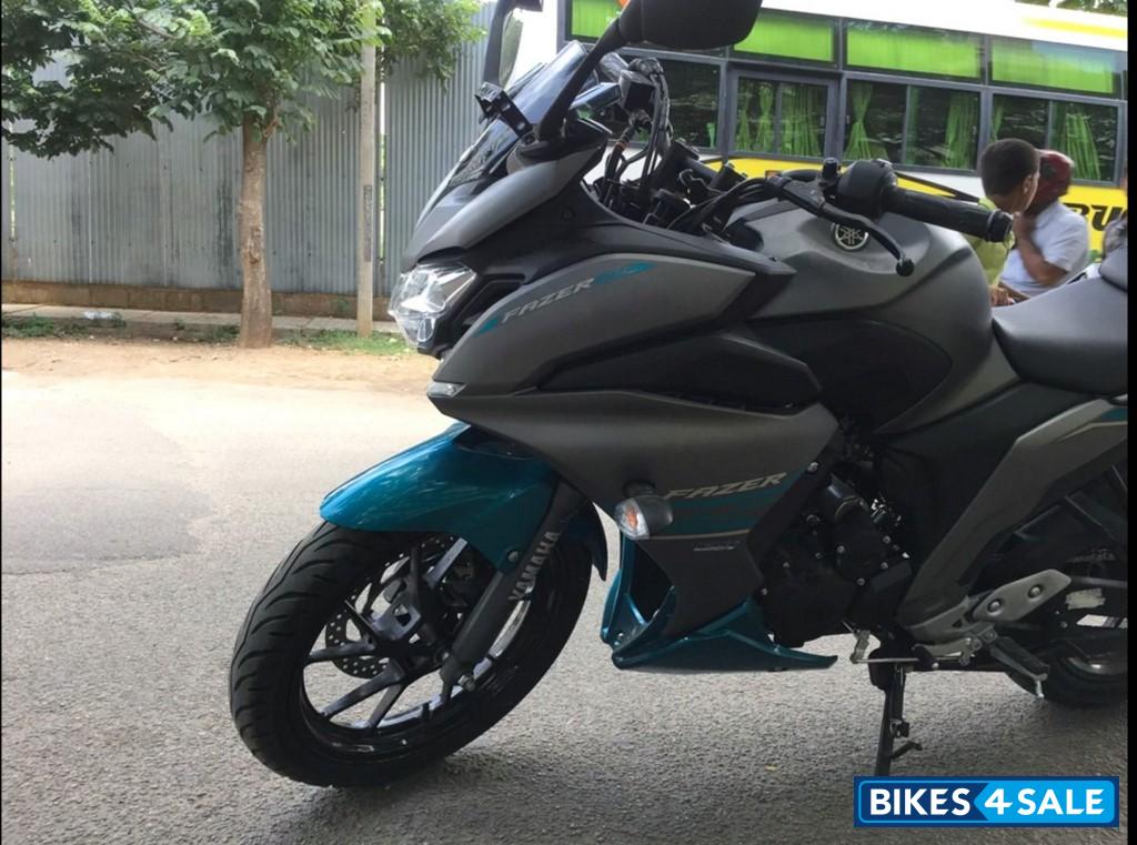 Soulful Cyan Yamaha Fazer 25