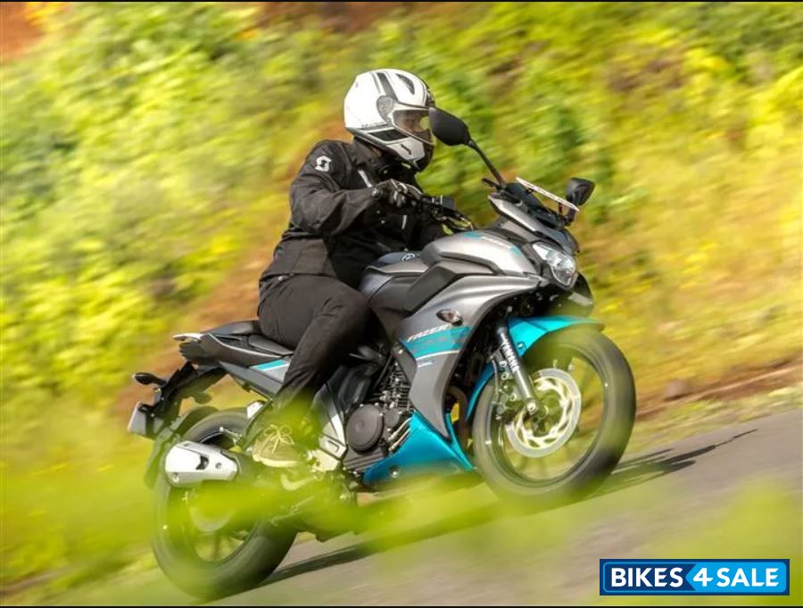 Soulful Cyan Yamaha Fazer 25
