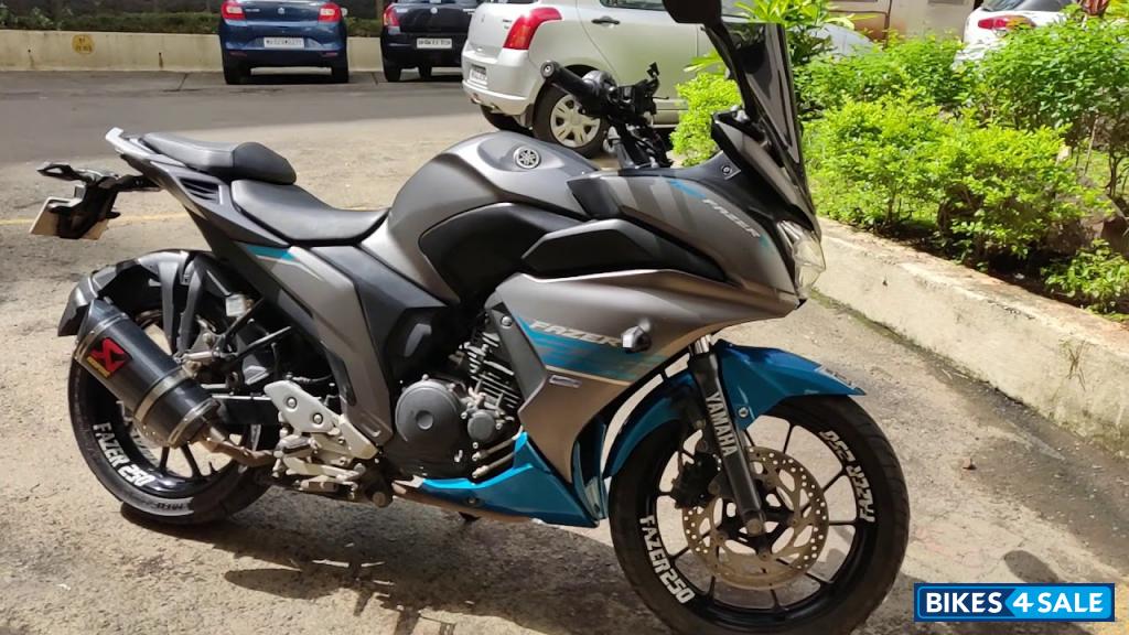 Soulful Cyan Yamaha Fazer 25
