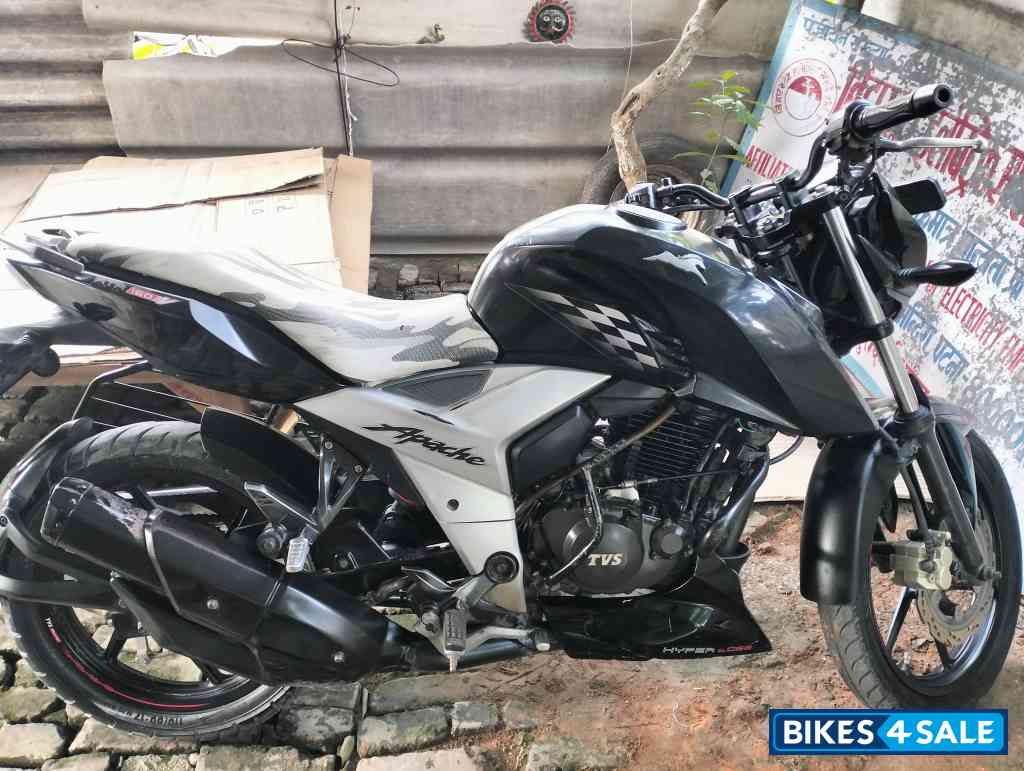 TVS Apache RTR 160 4V
