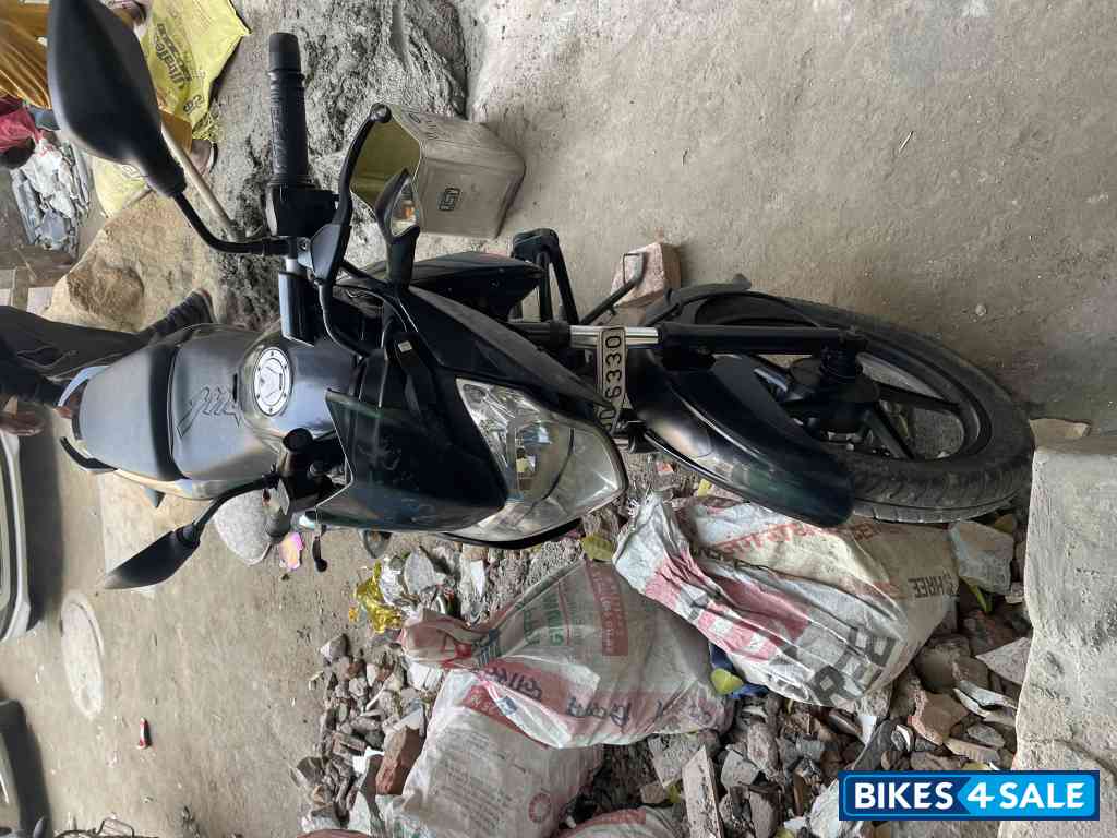 Black Bajaj Pulsar 135LS