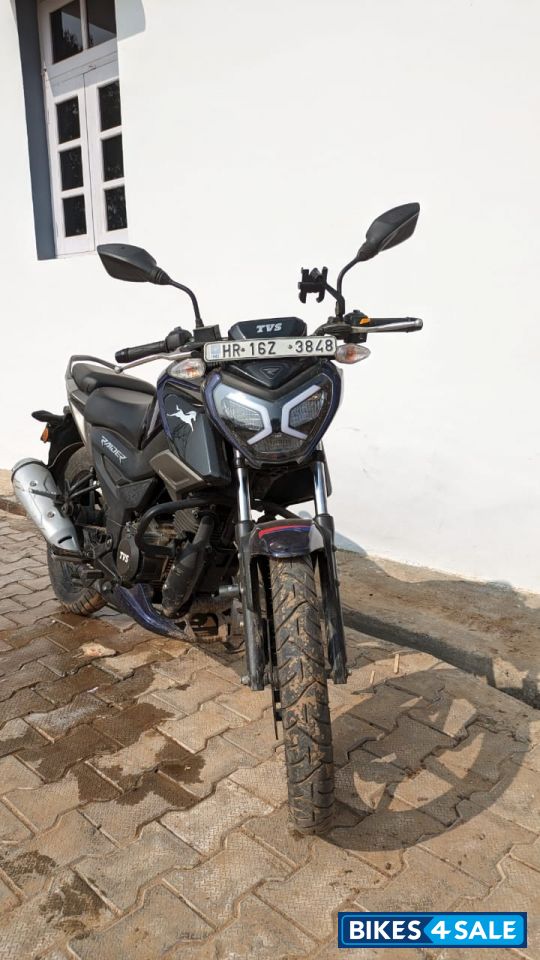 TVS Raider Split Seat