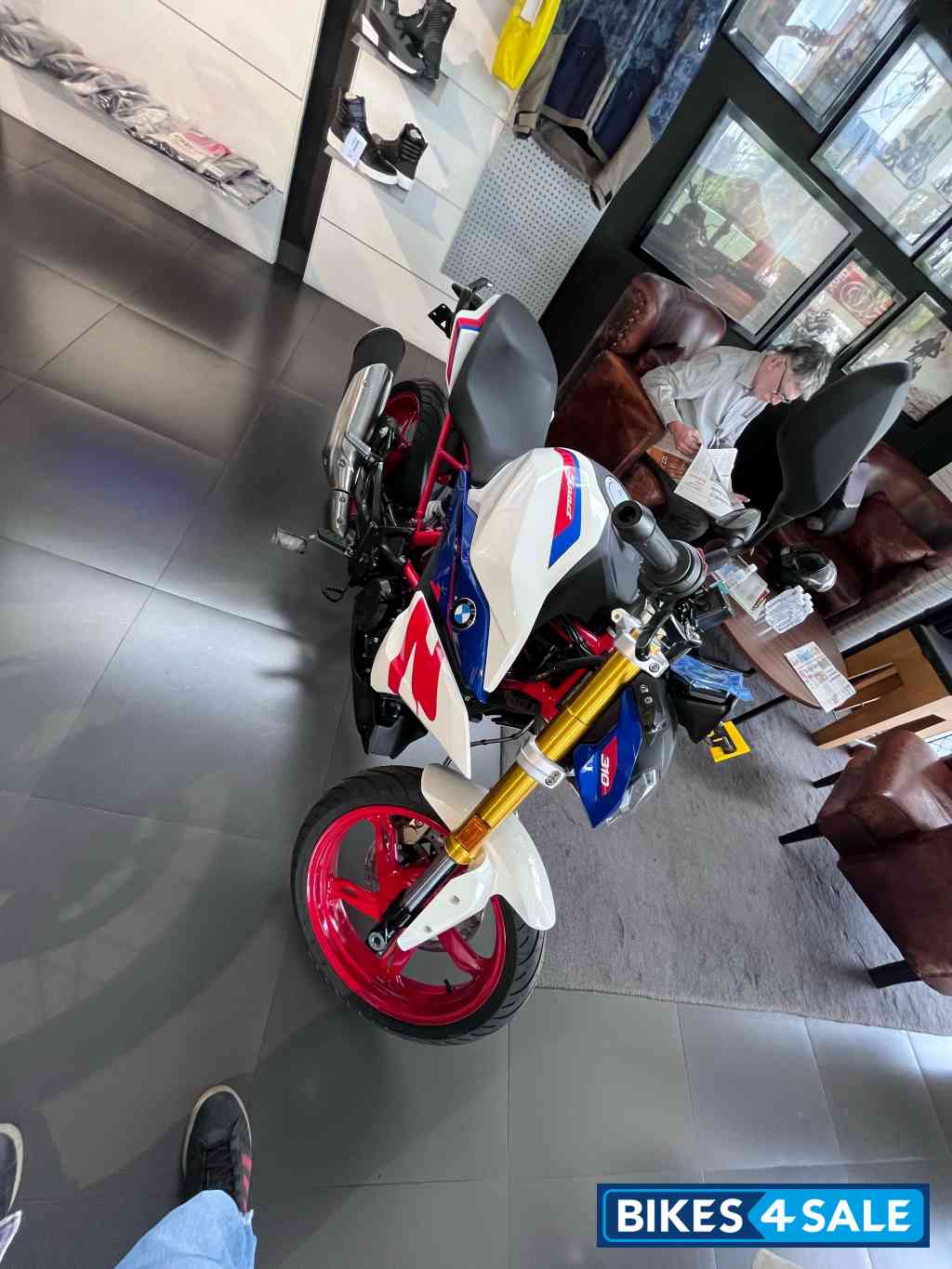 Polar White/racing Blue Metall BMW G 310 R